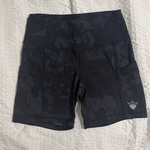 Women's Biker Shorts Black Camouflage 6”